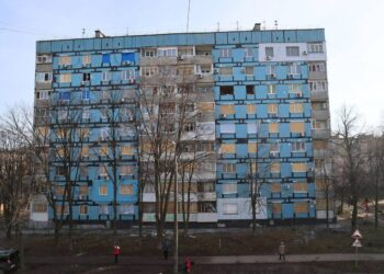 У Дніпрі триває ліквідація наслідків вчорашньої ракетної атаки