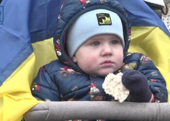 У Дніпрі пройшов черговий пікет дружин військових, які вимагають права демобілізації чоловіків