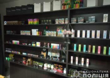 На Дніпропетровщині поліцейські вилучили нелегального алкоголю та цигарок на понад 250 тисяч гривень