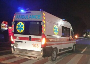 У Дніпрі чоловік отримав поранення, коли розбирав знайдений на вулиці боєприпас