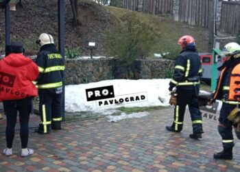 У Павлограді чоловік провалився під кригу: відео порятунку