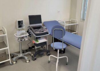 У Перещепиному встановили сучасну модульну клініку