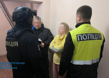 Студентка вишу Дніпра ошукала жінку на понад 800 тисяч гривень, представляючись військовим