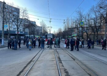 У Кривому Розі люди вийшли на мітинг через відключення світла (ВІДЕО)