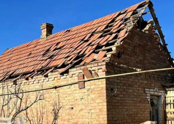 Окупанти вдарили ракетою по Синельниківському району та поранили пенсіонера на Нікопольщині