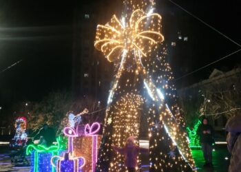 Святкова краса на Успенській площі: встигніть побачити