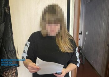 Шахрайка з Жовтих Вод ошукала дружину загиблого захисника на півмільйона гривень