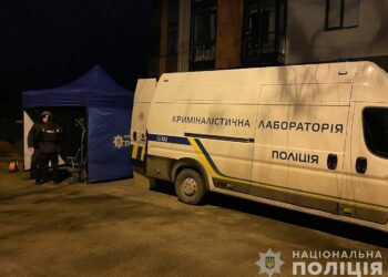 Біля місця влучання БпЛА у Дніпрі розгорнуто мобільний пункт прийому звернень постраждалих