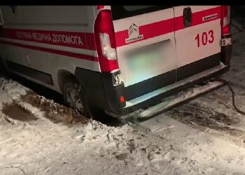 Рятувальники показали, як витягали вчора із заметів “швидкі” у Кривому Розі (ВІДЕО)