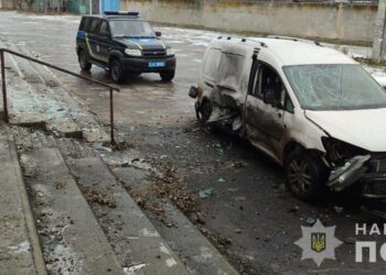 У поліції показали, як рятували людей одразу після обстрілу Нікополя (ВІДЕО)