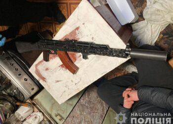 У Синельниківському районі виявили сховок з нелегальною зброєю