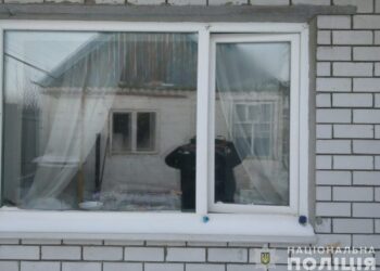 У Новомосковську затримали грабіжників, які вдерлися до чужого будинку через вікно