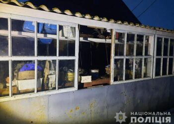 У поліції показали фото наслідків нічних обстрілів Нікопольщини
