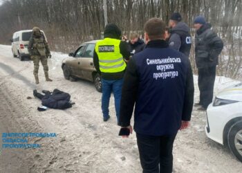 Як терміново стати батьком 3-х дітей та виїхати за кордон: мешканці Синельниківщини продавали фіктивні свідоцтва про народження дітей