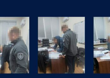 На Дніпропетровщині троє митників налагодили незаконну схему розмитнення метилового спирту