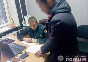 У Дніпрі затримали 23-річного молодика, який побив водія та забрав авто