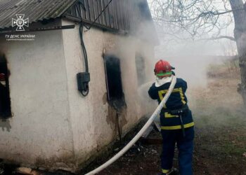 На Криворіжжі на пожежі виявили тіло людини: з’ясовують особу загиблого