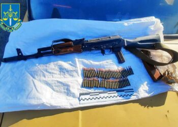 «Калаш» за 45 тисяч гривень: у Кривому Розі викрили військового, який торгував зброєю