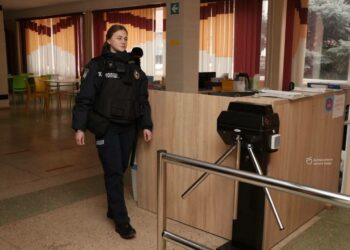 У 20 школах Дніпра вже з’явилися офіцери безпеки