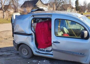 Поранено двох людей через атаку дронів у Марганецькій громаді: БпЛА влучив в авто