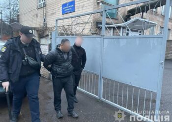 У Кривому Розі банда напала та пограбувала військовослужбовця (ВІДЕО)