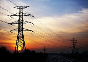 У Павлограді повернули світло понад 40 тисячам споживачів після нічної атаки дронів: ще близько 12 тисяч осель залишаються без електрики