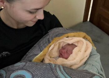 На Криворіжжі породіллю не встигли довезти до лікарні: медики приймали пологи в екстремальних умовах