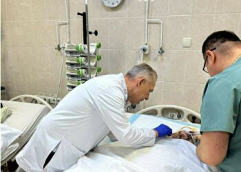 У Дніпрі рятують медсестру лікарні в Селидовому, куди влучила ворожа ракета