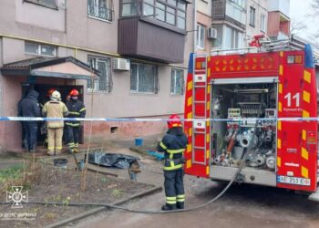 Смертельна пожежа на Криворіжжі:  є загибла, постраждала та 5 людей врятовано