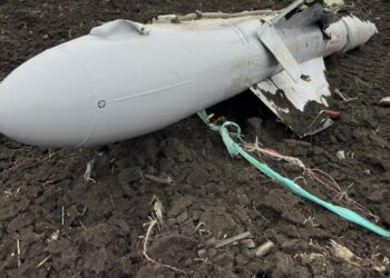 На Дніпропетровщині вибухотехніки знищили нерозірвану російську ракету (ВІДЕО)
