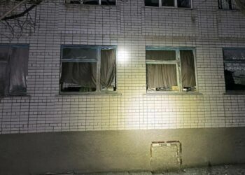 Пошкоджено навчальний заклад та транспорт: наслідки нічних атак по Нікопольщині