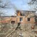 У Нікополі окупанти поранили 75-річну жінку: відео ліквідації наслідків обстрілу