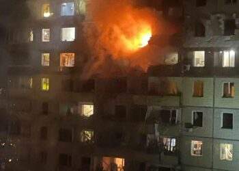 Ракетний удар по багатоповерхівці у Кривому Розі: є жертви та постраждалі