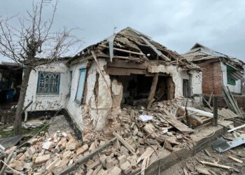 Окупанти поранили 91-річну бабусю у Нікополі: ситуація в області на ранок