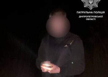 Водний патруль врятував чоловіка, якого віднесло на плоту майже до Дніпра