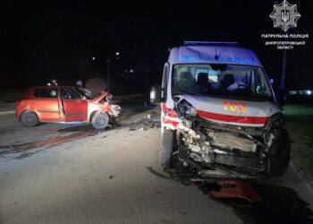 ДТП зі швидкою у Дніпрі: двоє постраждалих