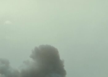 Ворог атакував Дніпровський район, є поранені: перша інформація про наслідки вибухів