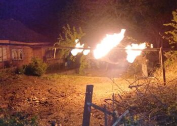 Через обстріли Нікопольщини  сталася пожежа та багато руйнувань: ситуація в області на ранок
