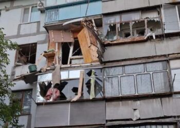 Внаслідок ворожих обстрілів у Нікополі пошкоджено 6 багатоповерхівок, 3 приватні будинки та кілька цивільних закладів