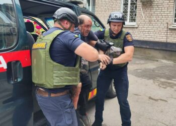 Окупанти поранили двох людей у Нікополі