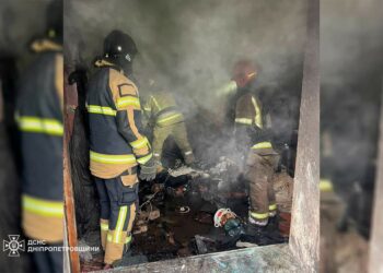 Згорів у власній оселі: на Криворіжжі на пожежі виявили тіло чоловіка