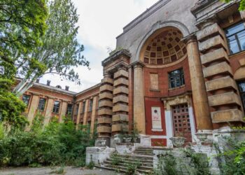 У Дніпрі рятують історичну будівлю Палацу профілактики: виграно суд