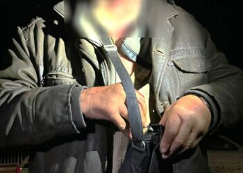 У Дніпрі затримали дідуся, який вдарив ножем чоловіка в “АТБ”