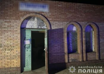 Різанина у Дніпрі: чоловік всадив ніж у знайомого