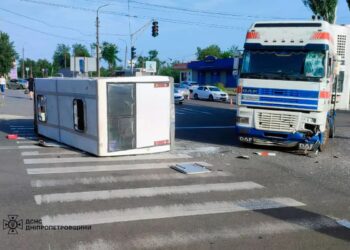 Моторошна ДТП з маршруткою у Кривому Розі: більше 20 постраждалих