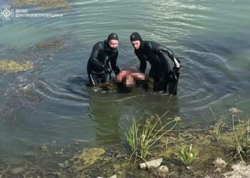 Знову смерть на водоймі: у Павлоградському районі водолази дістали з річки потопельника