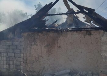 Окупанти поранили 75-річного чоловіка у Нікополі