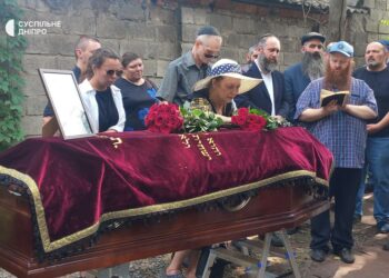 У Дніпрі провели в останню путь загиблого активіста Михайла Тонконогого