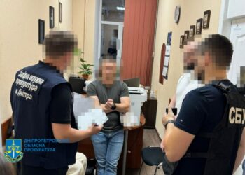 У Дніпрі викрили трьох посадовців на розтраті мільйонів на ремонті укриттів