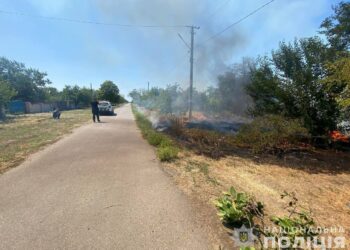 У Криворізькому районі поліцейські врятували непритомного чоловіка на пожежі